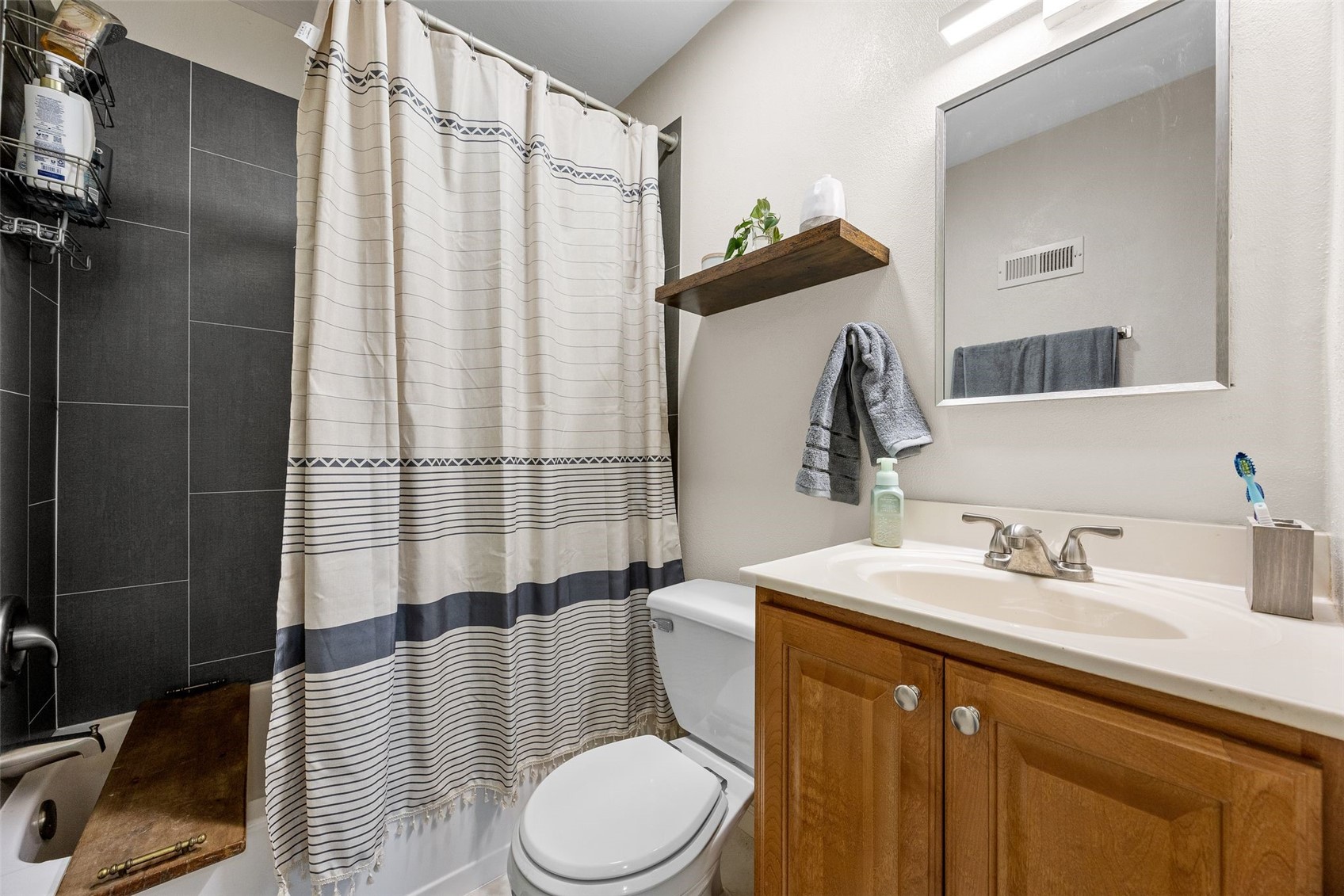 927 G Avenue NW Cedar Rapids IA 52405