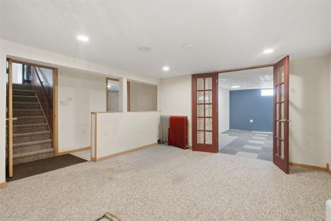 703 E State Street Williamsburg IA 52361
