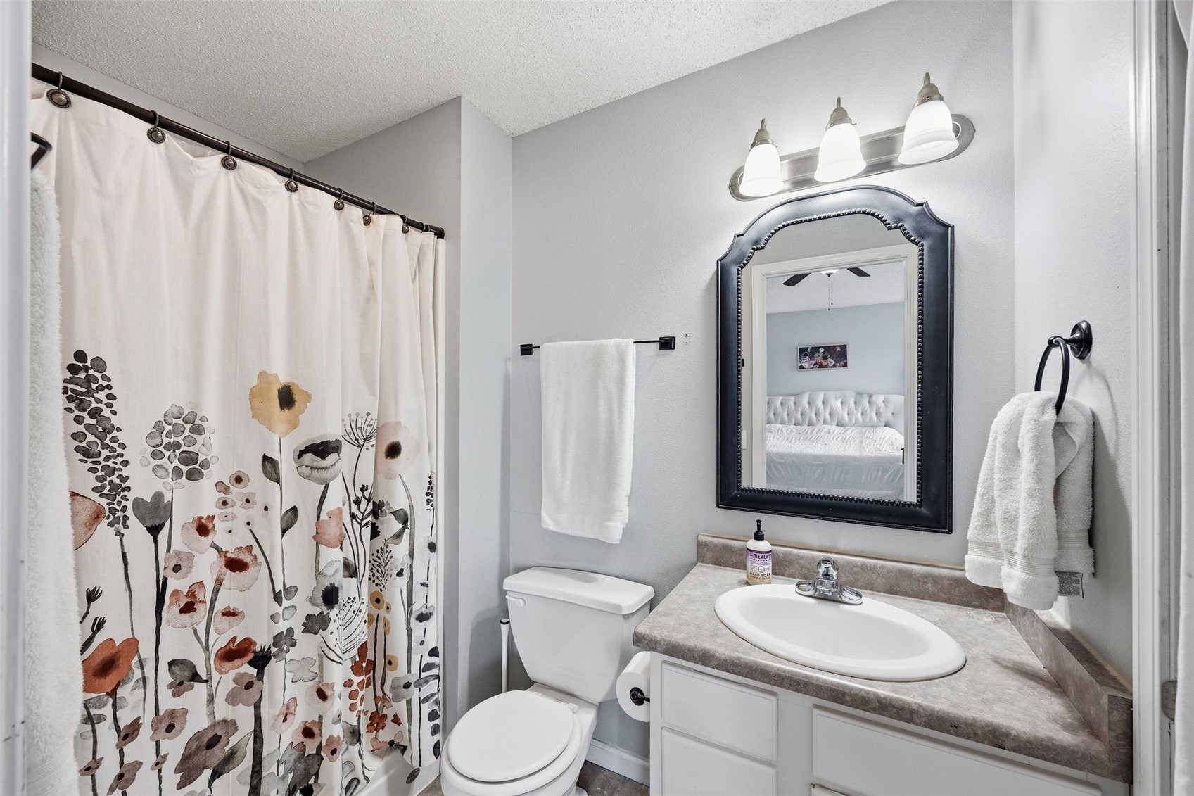 2768 Irving Iowa City IA 52246