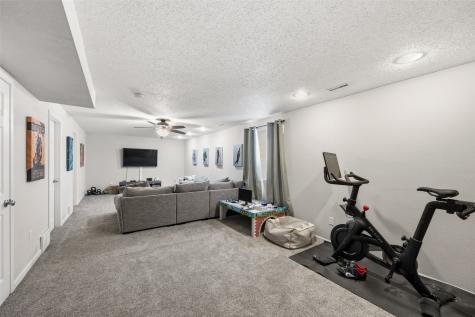 2768 Irving Iowa City IA 52246