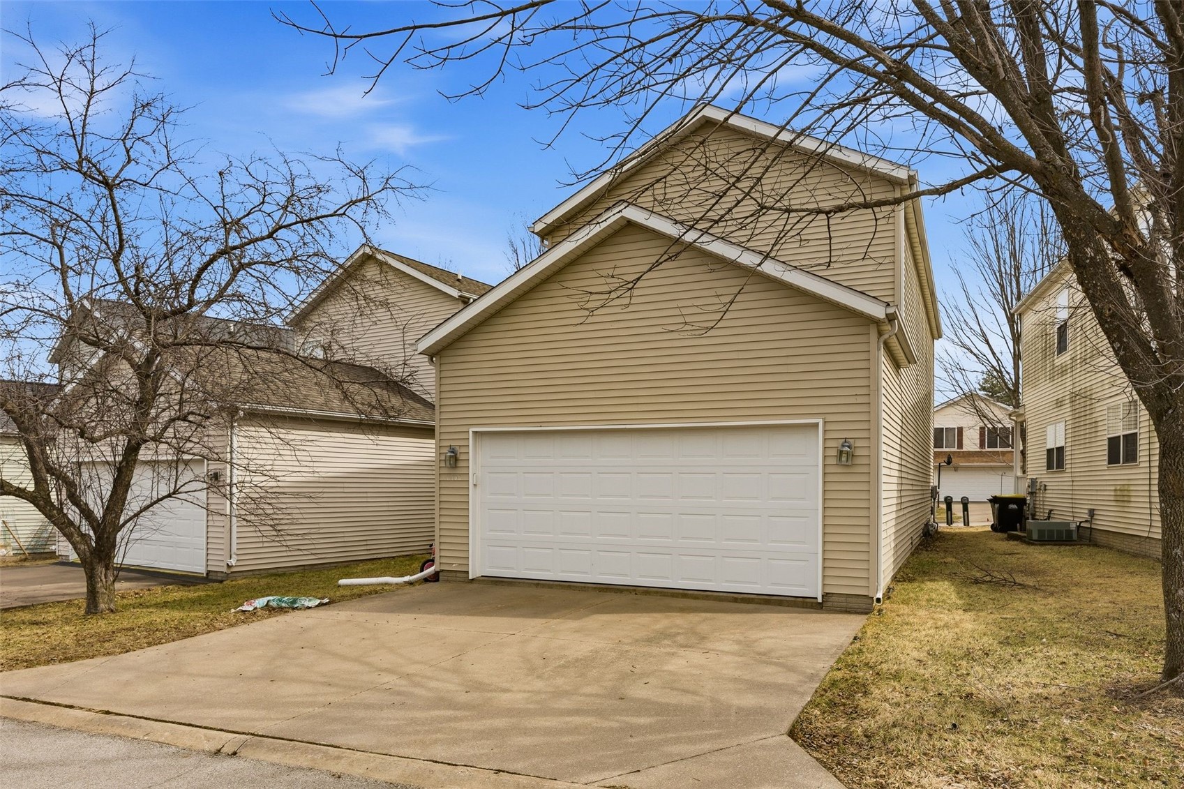 2768 Irving Iowa City IA 52246