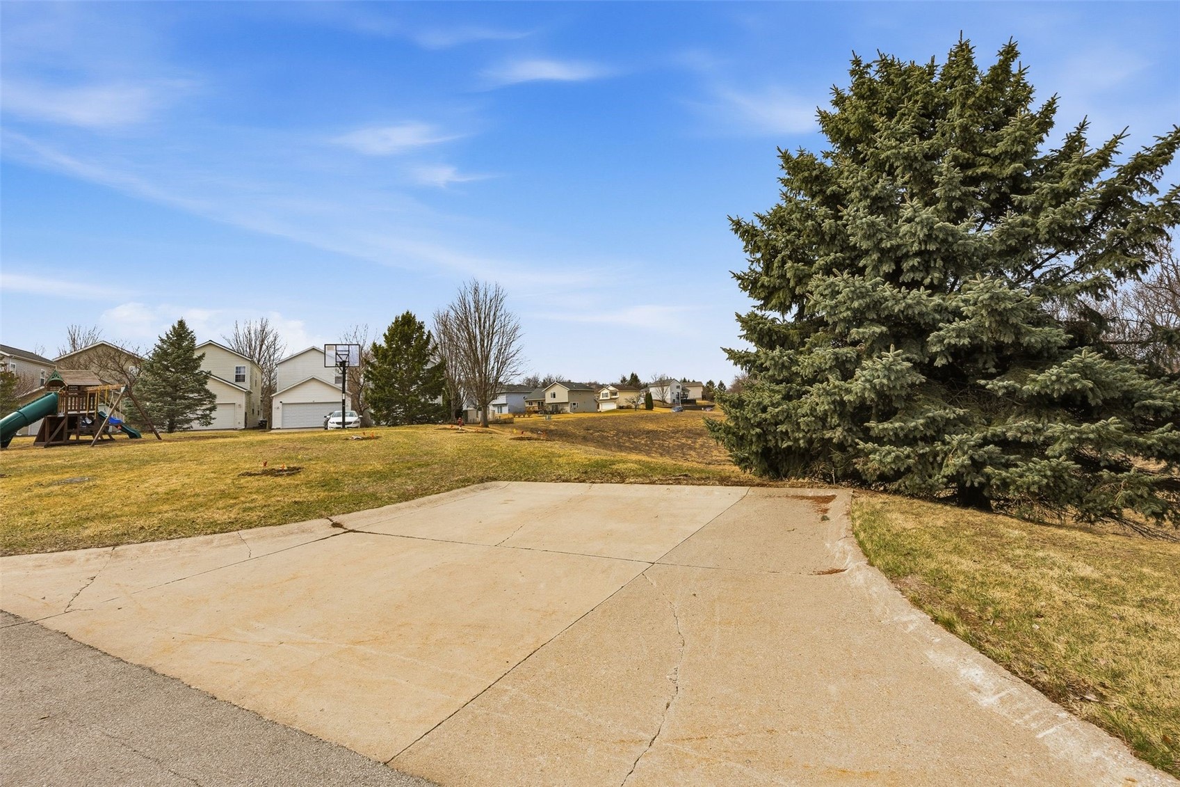 2768 Irving Iowa City IA 52246