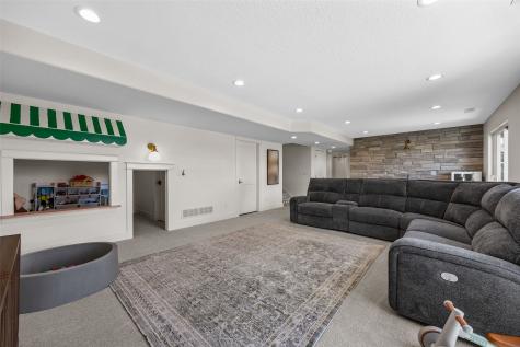321 Heartland Street Fairfax IA 52228