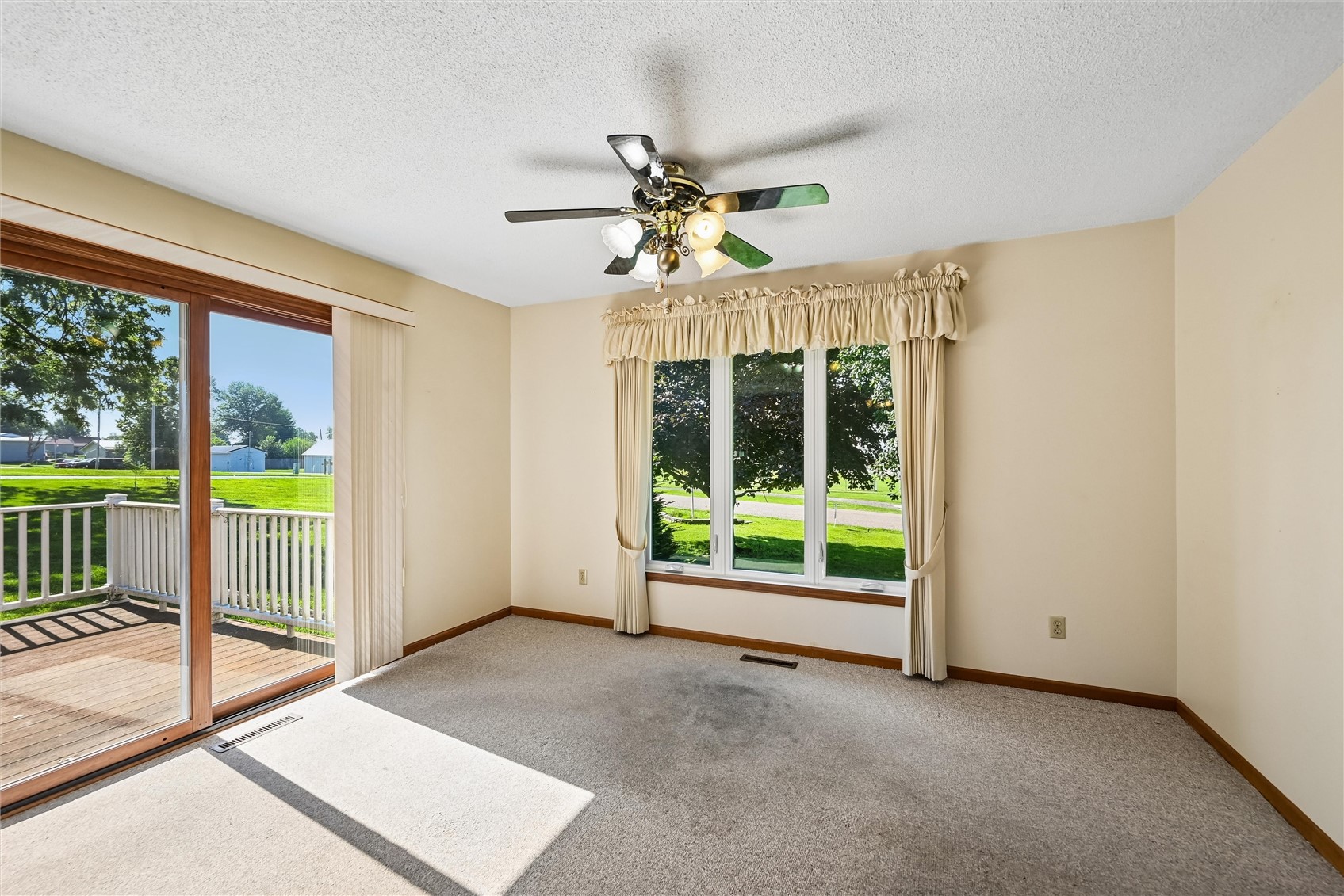 614 Line Street Norway IA 52318