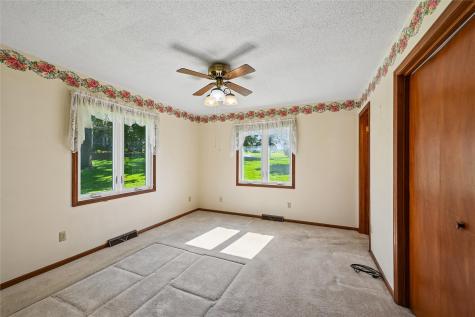 614 Line Street Norway IA 52318