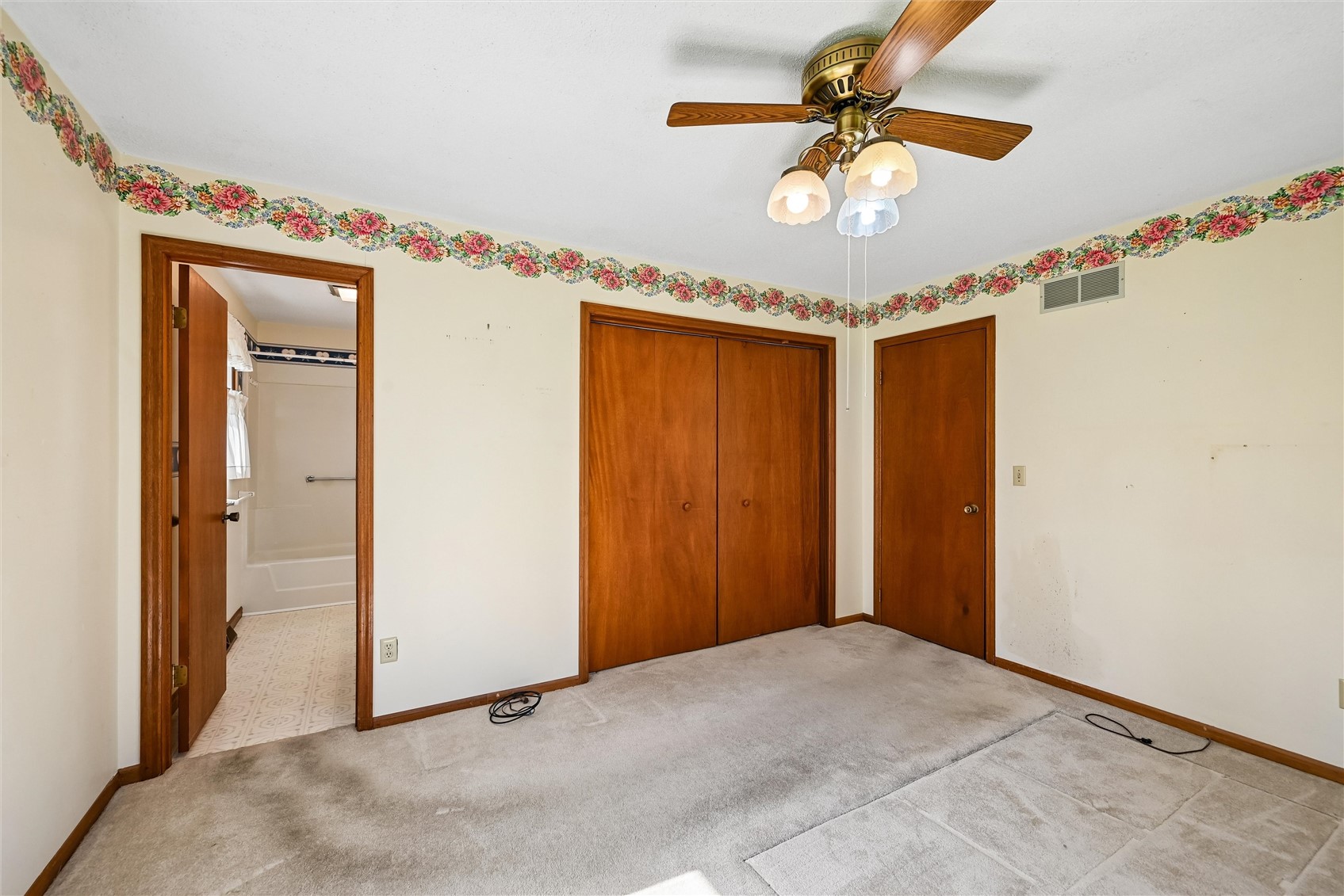 614 Line Street Norway IA 52318