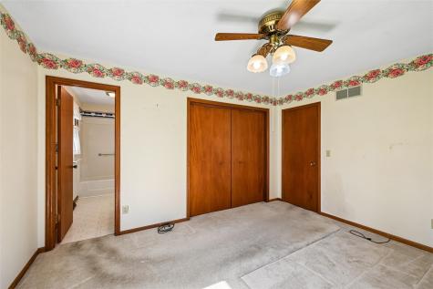 614 Line Street Norway IA 52318