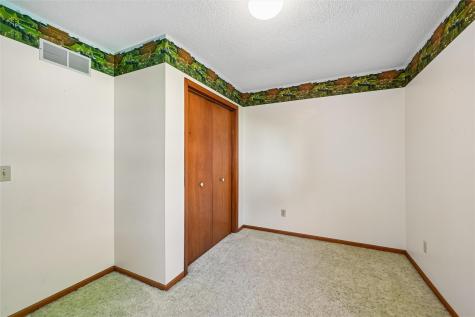 614 Line Street Norway IA 52318
