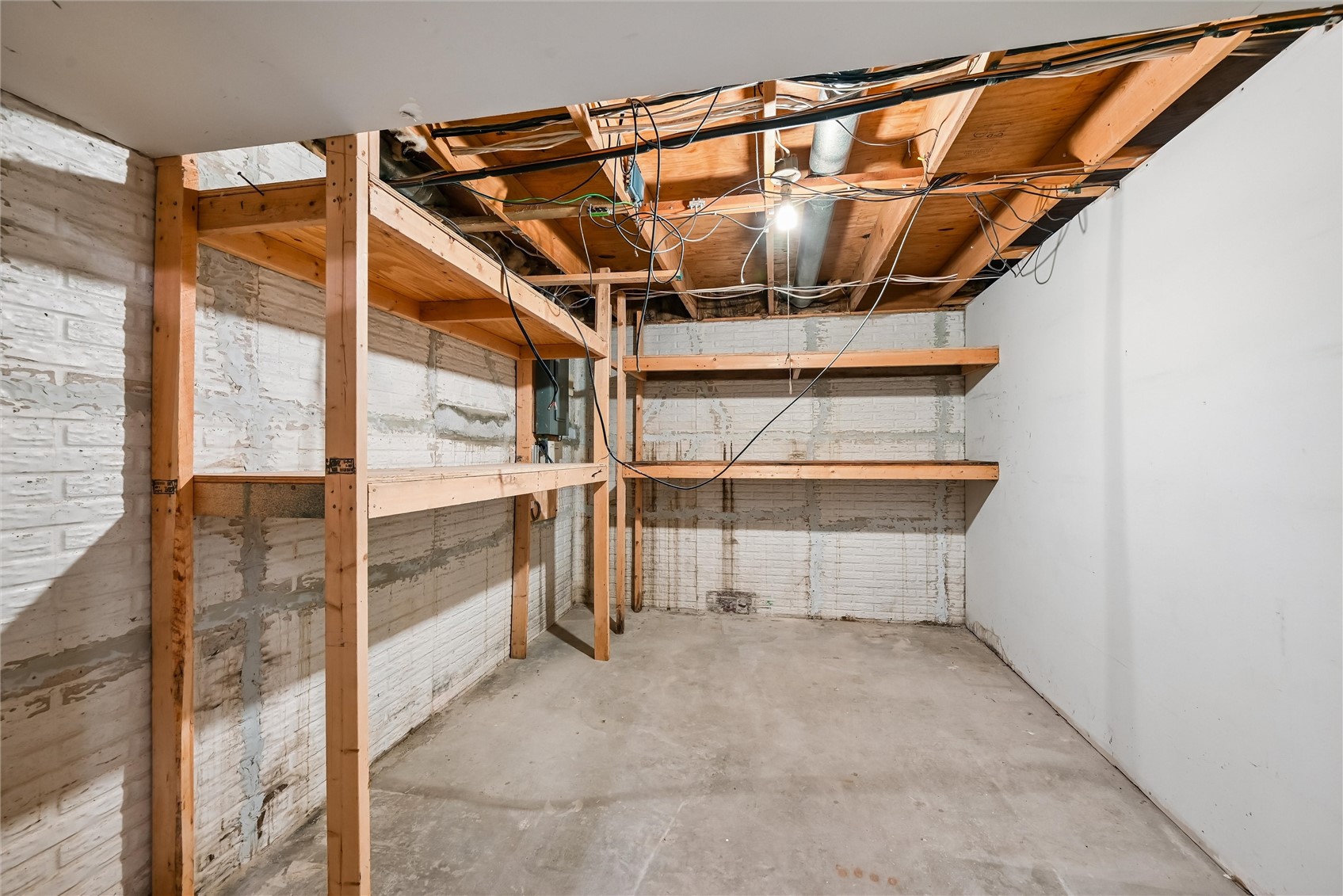 614 Line Street Norway IA 52318