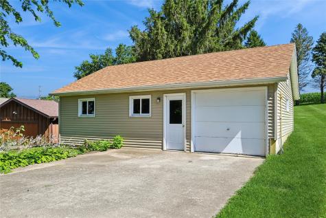 614 Line Street Norway IA 52318