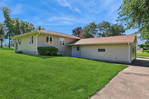 614 Line Street Norway IA 52318