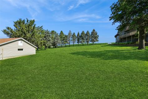 614 Line Street Norway IA 52318