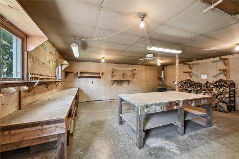 614 Line Street Norway IA 52318
