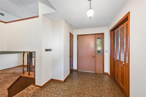 614 Line Street Norway IA 52318