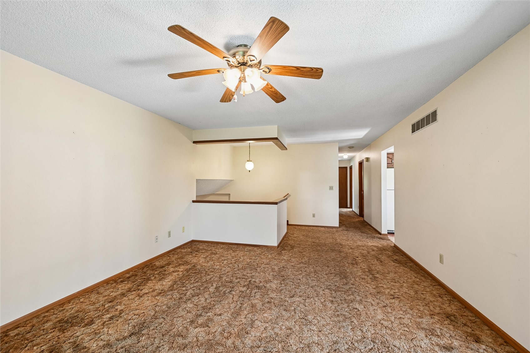 614 Line Street Norway IA 52318