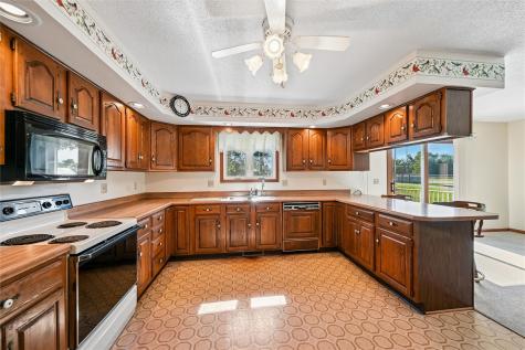 614 Line Street Norway IA 52318