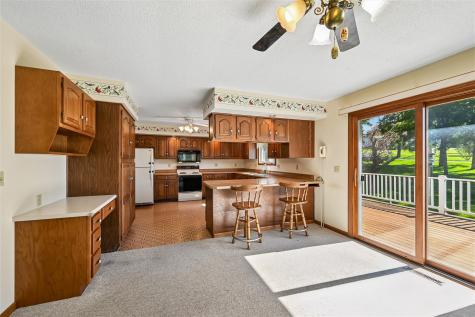 614 Line Street Norway IA 52318