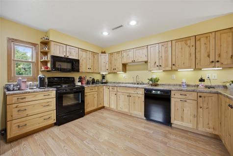 446 Milwaukee Street Parnell IA 52325