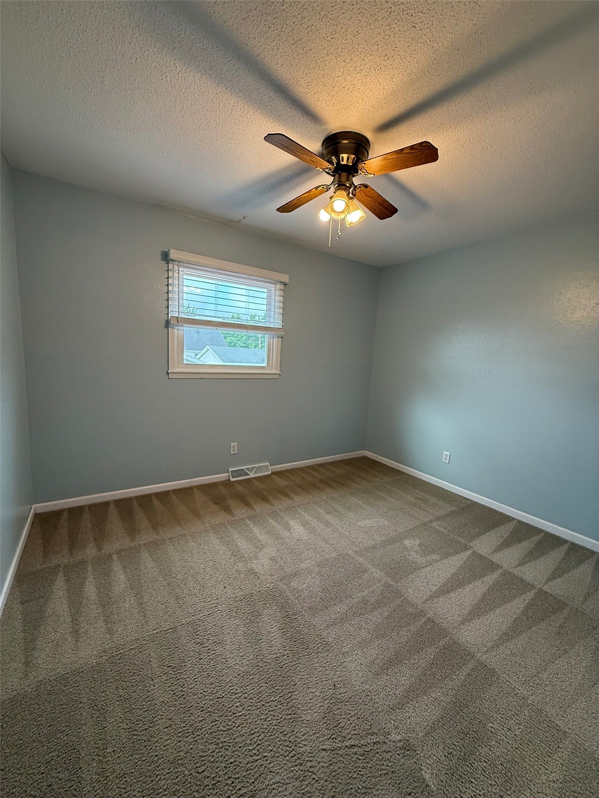 708 E 11th Street Vinton IA 52349
