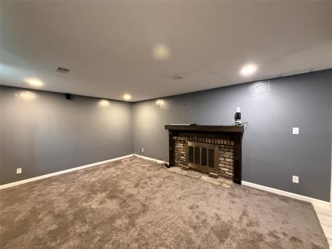 708 E 11th Street Vinton IA 52349