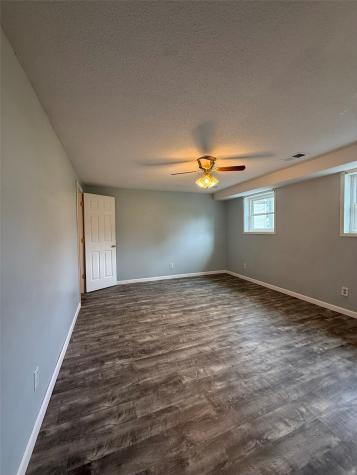 708 E 11th Street Vinton IA 52349