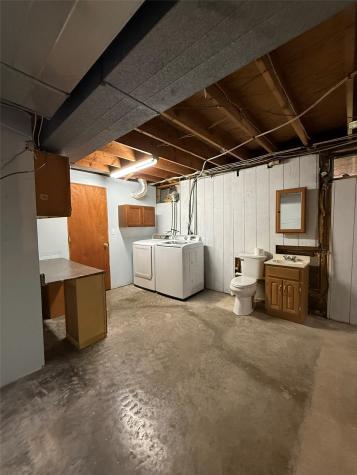 708 E 11th Street Vinton IA 52349