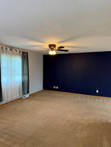 708 E 11th Street Vinton IA 52349