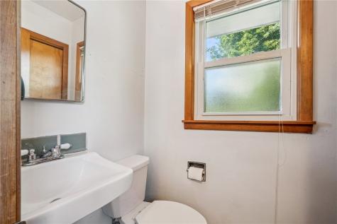 722 Suburban Street NE Cedar Rapids IA 52402