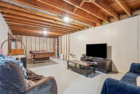 722 Suburban Street NE Cedar Rapids IA 52402