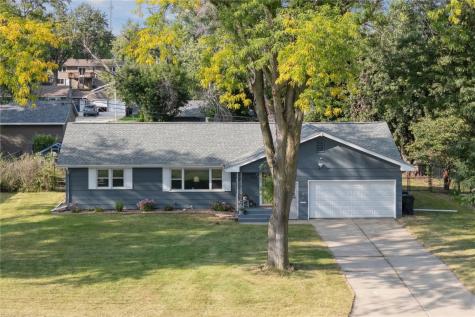 722 Suburban Street NE Cedar Rapids IA 52402