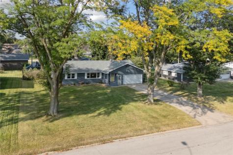 722 Suburban Street NE Cedar Rapids IA 52402
