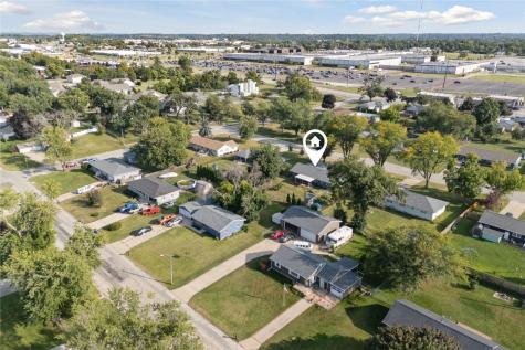 722 Suburban Street NE Cedar Rapids IA 52402