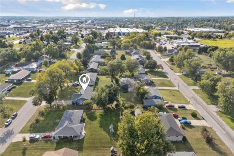 722 Suburban Street NE Cedar Rapids IA 52402