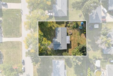 722 Suburban Street NE Cedar Rapids IA 52402