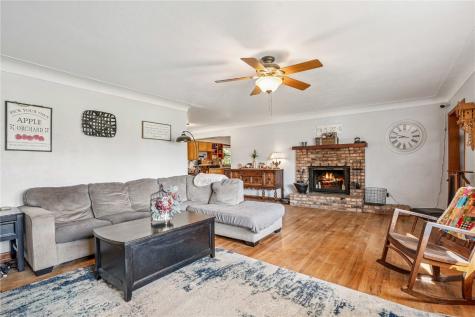 722 Suburban Street NE Cedar Rapids IA 52402