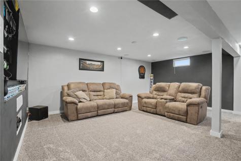 1101 Staub Court NE Cedar Rapids IA 52402