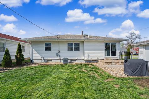 1101 Staub Court NE Cedar Rapids IA 52402