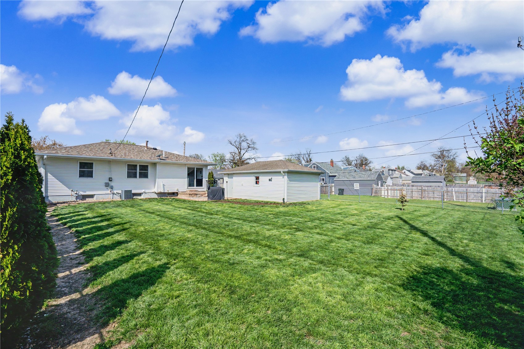 1101 Staub Court NE Cedar Rapids IA 52402