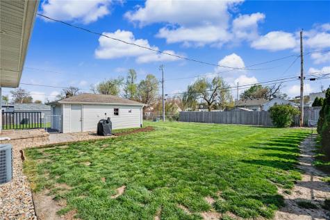 1101 Staub Court NE Cedar Rapids IA 52402