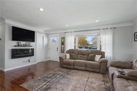 1101 Staub Court NE Cedar Rapids IA 52402