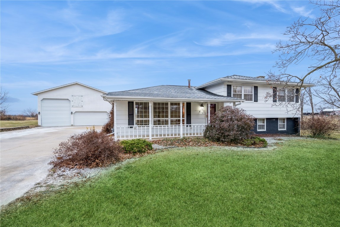 815 Morrison Drive Robins IA 52328