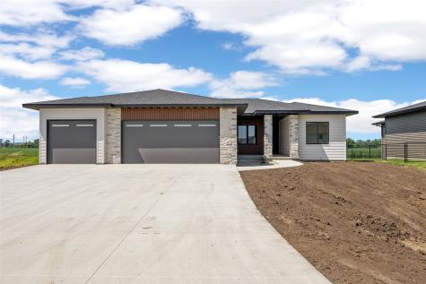 317 Hackberry Drive Palo IA 52324