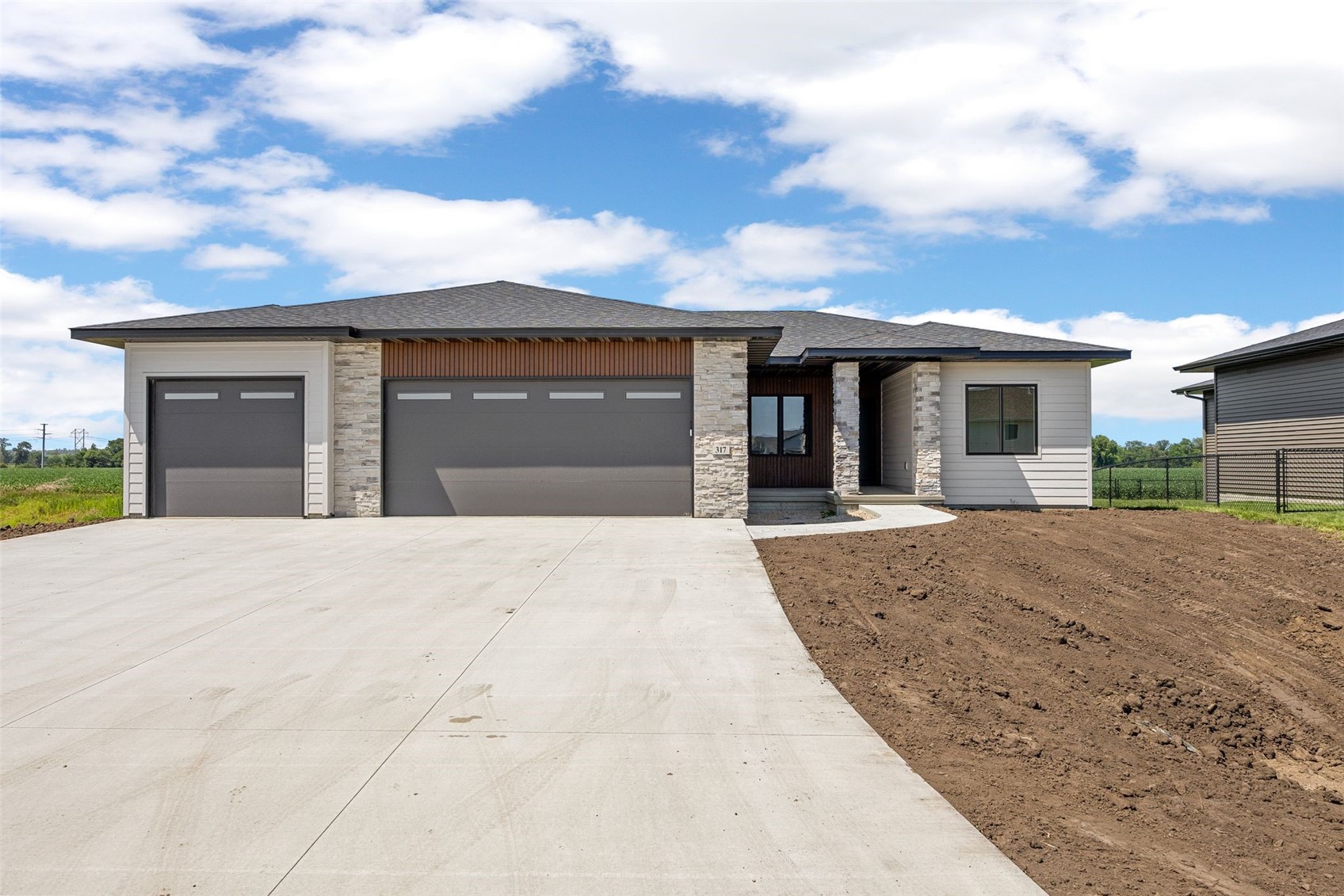 317 Hackberry Drive Palo IA 52324