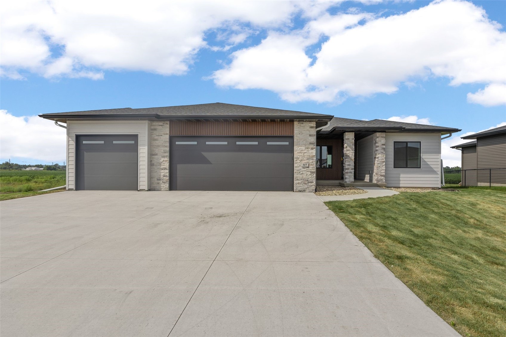 Palo IA, 317 Hackberry Drive