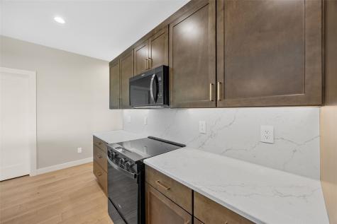 317 Hackberry Drive Palo IA 52324