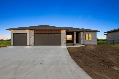 317 Hackberry Drive Palo IA 52324
