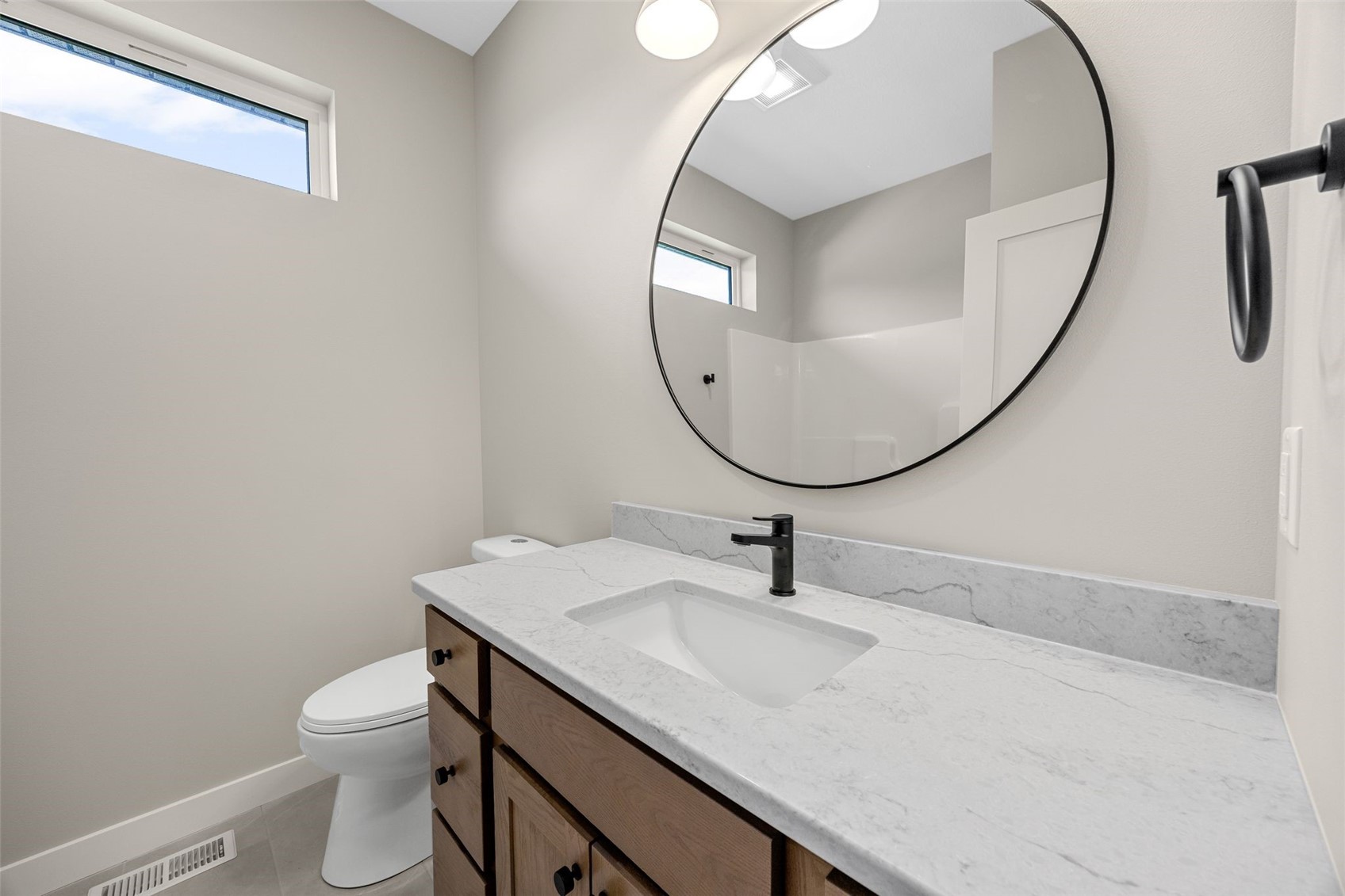 317 Hackberry Drive Palo IA 52324