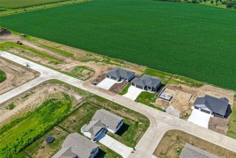 317 Hackberry Drive Palo IA 52324