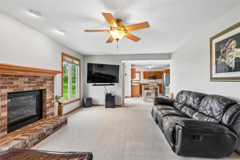 7306 Prairie Heights Drive SW Cedar Rapids IA 52404