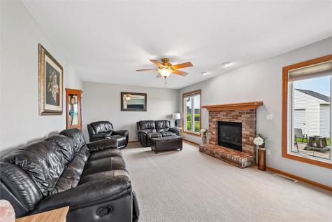 7306 Prairie Heights Drive SW Cedar Rapids IA 52404